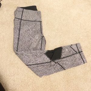 Textured Lululemon cropped leggings